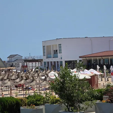 La Boutique 3*